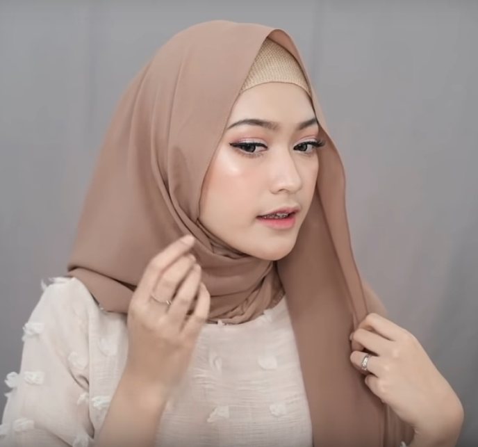 Tutorial Hijab Pashmina Diamond Simple